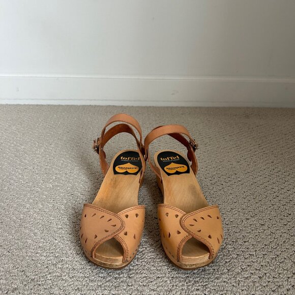 Swedish Hasbeens Low Clogs - Picture 2 of 3